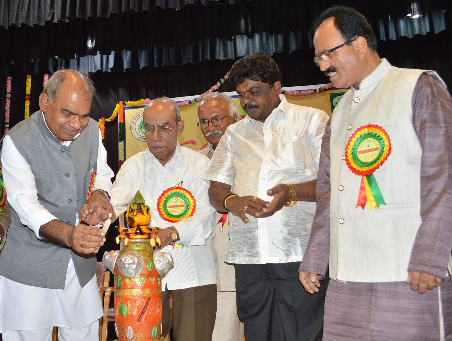 ಸಂಸ್ಕೃತಕ್ಕೆ ನೀಡುವ ಅನುದಾನ ಪ್ರಾದೇಶಿಕ ಭಾಷೆಗಳಿಗೆ ಏಕಿಲ್ಲ: ಪ್ರೊ.ಎಸ್.ಜಿ.ಸಿದ್ದರಾಮಯ್ಯ ಪ್ರಶ್ನೆ