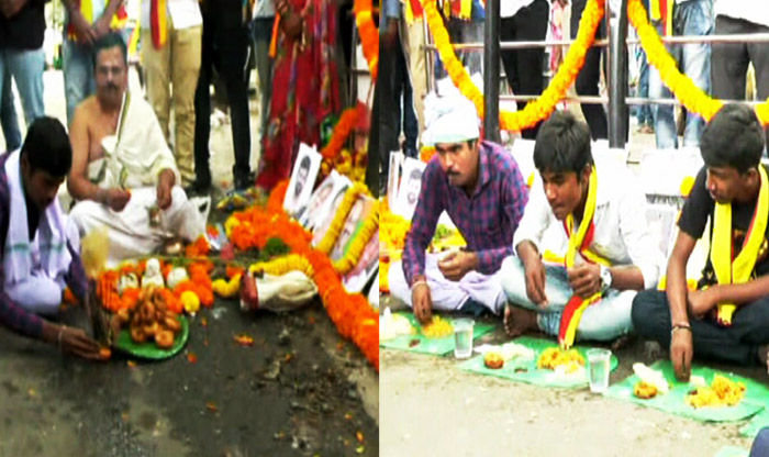 ಸೂಕ್ತ ನೆರೆ ಪರಿಹಾರಕ್ಕೆ ಒತ್ತಾಯ: 25 ಬಿಜೆಪಿ ಸಂಸದರ ತಿಥಿ ಮಾಡಿದ ಪ್ರತಿಭಟನಾಕಾರರು !