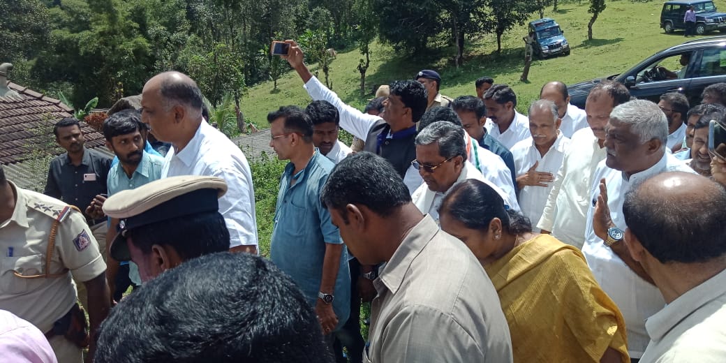 ರಾಜ್ಯದಲ್ಲಿ ಸರಕಾರ ಅಸ್ತಿತ್ವದಲ್ಲೇ ಇಲ್ಲ: ಮಾಜಿ ಸಿಎಂ ಸಿದ್ದಾರಾಮಯ್ಯ