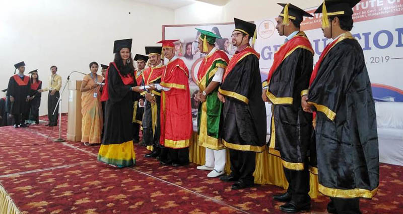 ತೋಡಾರು : ಯೆನೆಪೊಯ ಕಾಲೇಜಿನಲ್ಲಿ 175 ಮಂದಿಗೆ ಪದವಿ ಪ್ರದಾನ