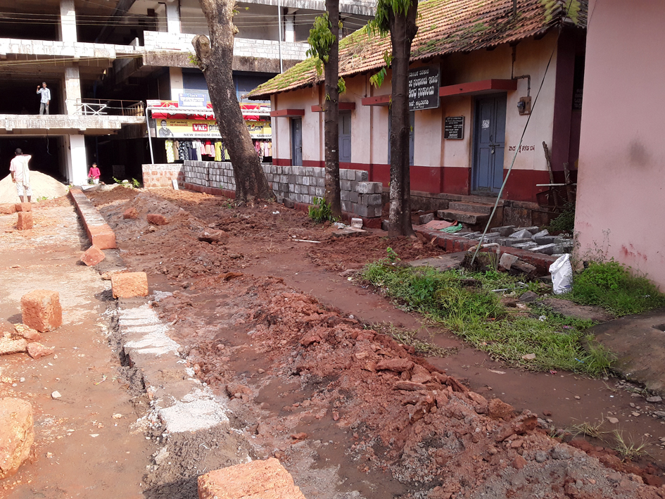 ಉಪ್ಪಿನಂಗಡಿ ಕಂದಾಯ ಇಲಾಖೆ ಜಮೀನಿನಲ್ಲಿ ಆವರಣೆ ಗೋಡೆ ನಿರ್ಮಾಣಕ್ಕೆ ತಡೆ