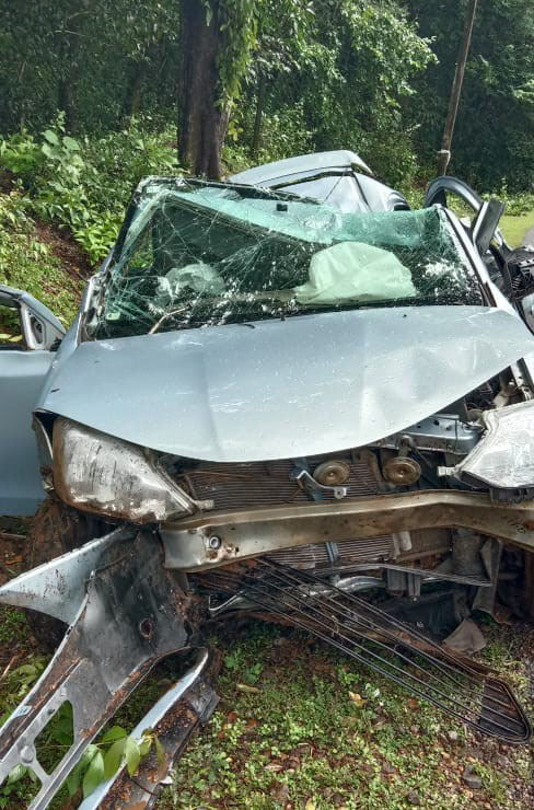 ಹೆಬ್ರಿ ಸೀತಾನದಿ ಬಳಿ ಮರಕ್ಕೆ ಕಾರು ಢಿಕ್ಕಿ: ಅಜ್ಜ ಮೊಮ್ಮಗ ಮೃತ್ಯು; ಇಬ್ಬರಿಗೆ ತೀವ್ರ ಗಾಯ