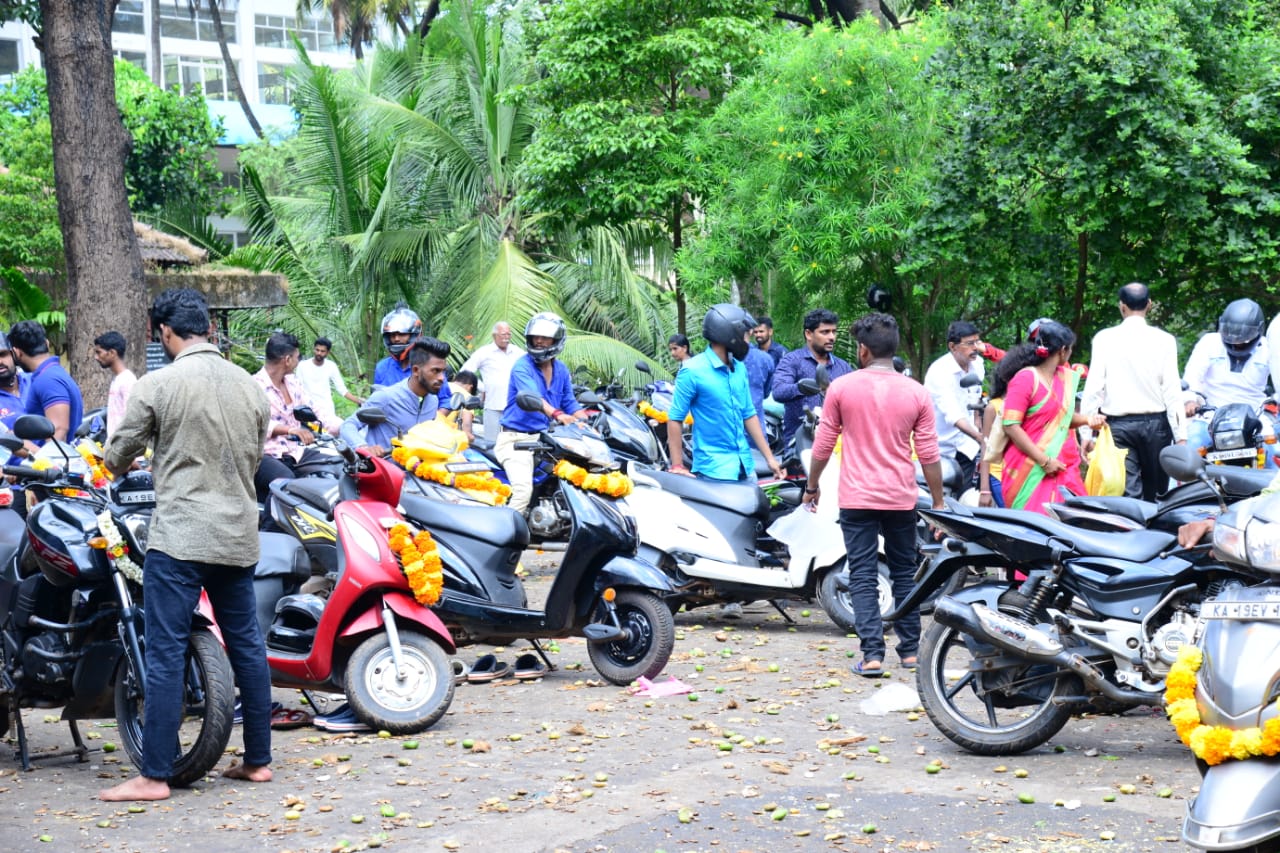 ಕರಾವಳಿಯಲ್ಲಿ ‘ಆಯುಧ ಪೂಜೆ’ ಸಂಭ್ರಮ