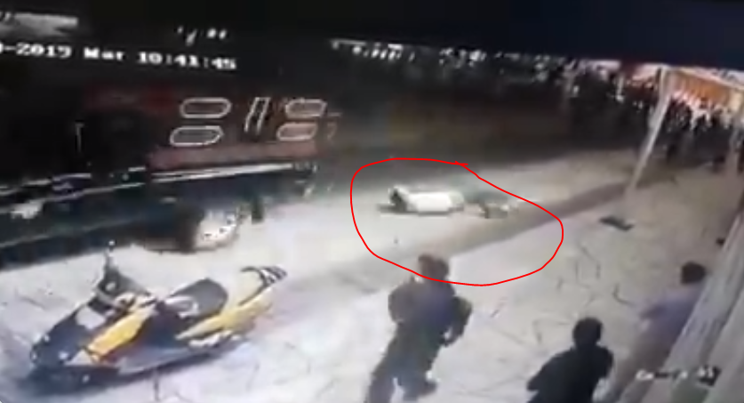 ಚುನಾವಣಾ ಭರವಸೆ ಈಡೇರಿಸದ ಆರೋಪ: ಮೇಯರನ್ನು ಟ್ರಕ್ ಗೆ ಕಟ್ಟಿ ಎಳೆದೊಯ್ದ ಸ್ಥಳೀಯರು