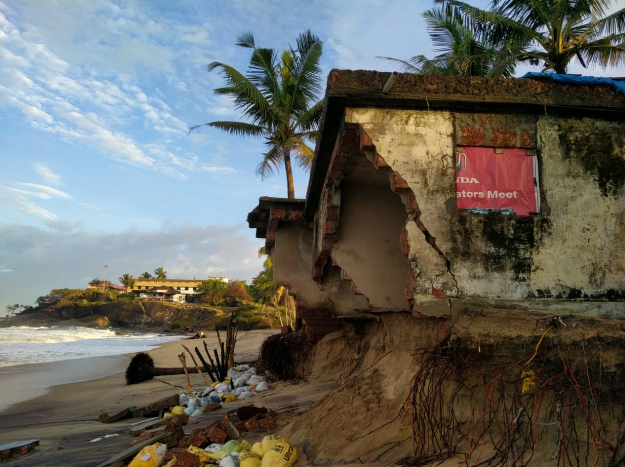 ಸೋಮೇಶ್ವರ, ಪೆರಿಬೈಲ್, ಬೆಟ್ಟಂಬಾಡಿಯಲ್ಲಿ ಮತ್ತೆ ತೀವ್ರಗೊಂಡ ಕಡಲಿನಬ್ಬರ