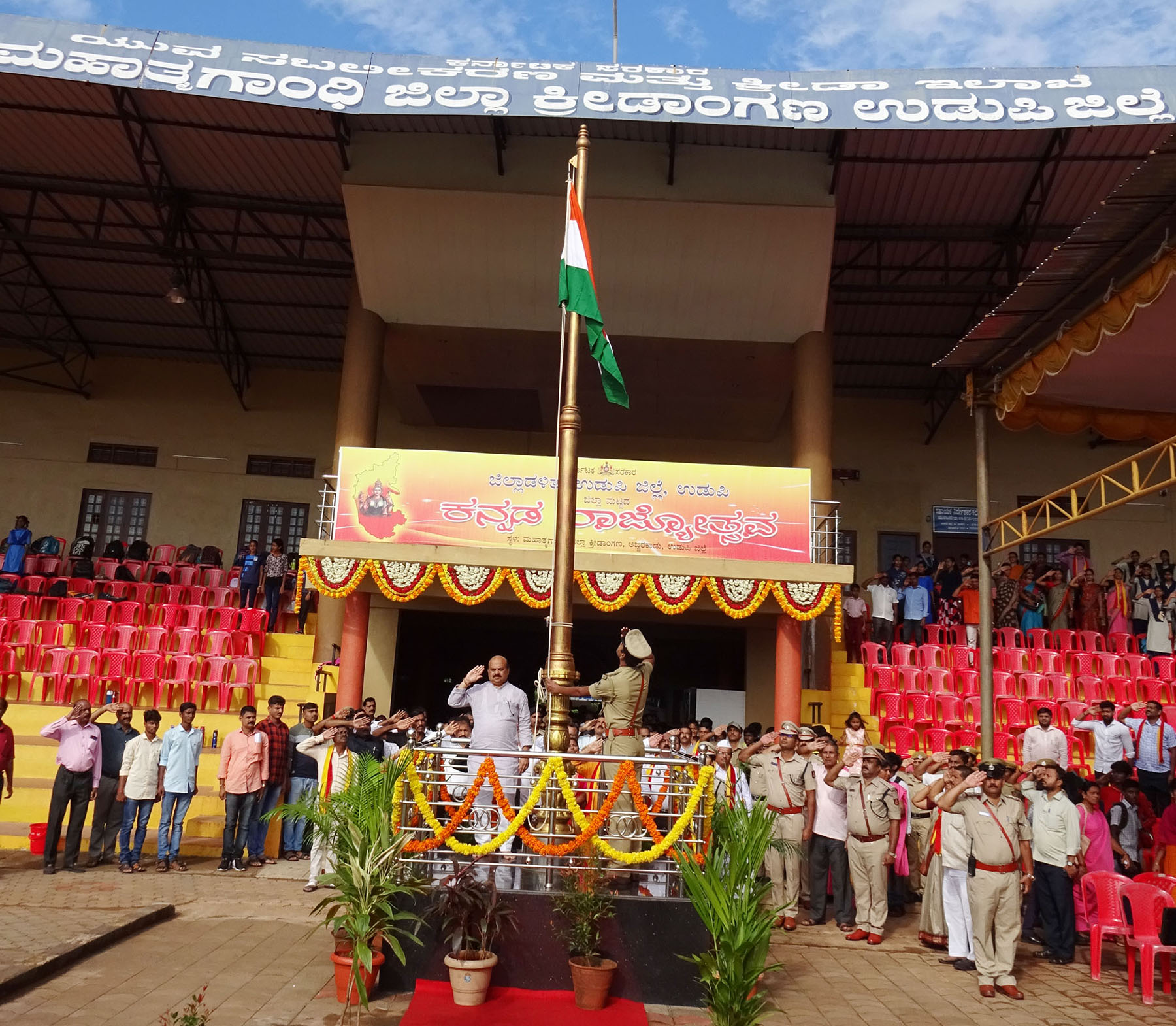 ಇನ್ನು ಮುಂದೆ ಕನ್ನಡ ಧ್ವಜ ಹಾರಿಸಲು ಜಿಲ್ಲಾಧಿಕಾರಿಗೆ ಸೂಚನೆ