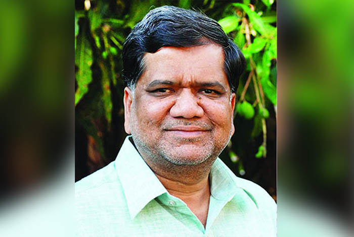 ಸಚಿವ ಜಗದೀಶ್ ಶೆಟ್ಟರ್ ವಿದೇಶ ಪ್ರವಾಸ ನಿರ್ಧಾರಕ್ಕೆ ವ್ಯಾಪಕ ಟೀಕೆ