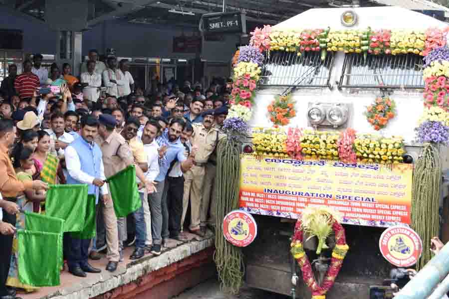 ಶಿವಮೊಗ್ಗ: ತಿರುಪತಿ, ಚೆನ್ನೈ, ಮೈಸೂರು ರೈಲುಗಳ ಸಂಚಾರಕ್ಕೆ ಸಂಸದರಿಂದ ಹಸಿರು ನಿಶಾನೆ