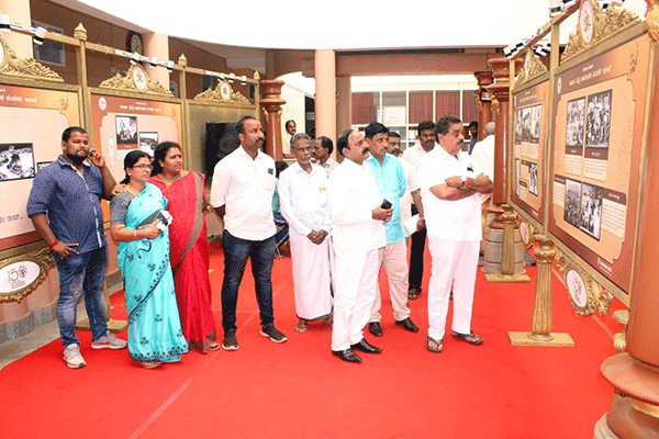 ಗಾಂಧೀ ಜೀವನ ಚರಿತ್ರೆಯ ಛಾಯಾಚಿತ್ರ ಪ್ರದರ್ಶನದಲ್ಲಿ ಅವರ ಹತ್ಯೆಯ ಮಾಹಿತಿ ಏಕಿಲ್ಲ: ರಮಾನಾಥ ರೈ