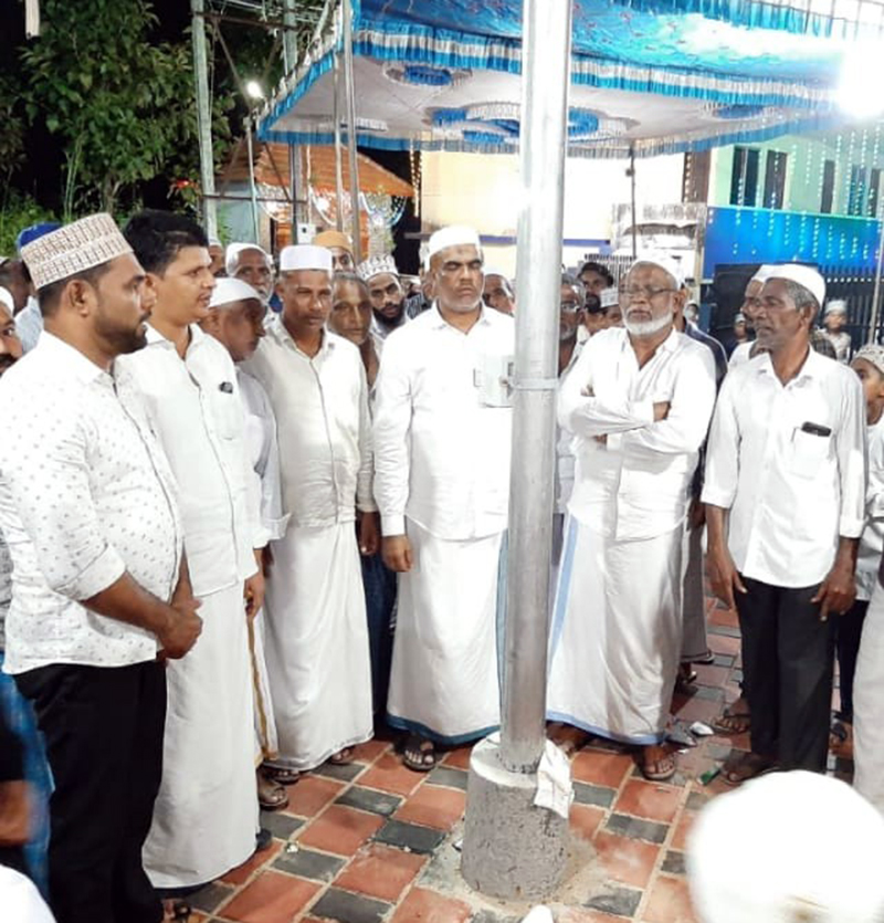 ಕಿನ್ಯ: ಕೇಂದ್ರ ಮಸೀದಿಯ ಸಾರ್ವಜನಿಕ ಸ್ಥಳದಲ್ಲಿ ಹೈ ಮಾಸ್ಕ್ ದೀಪ ಉದ್ಘಾಟನೆ