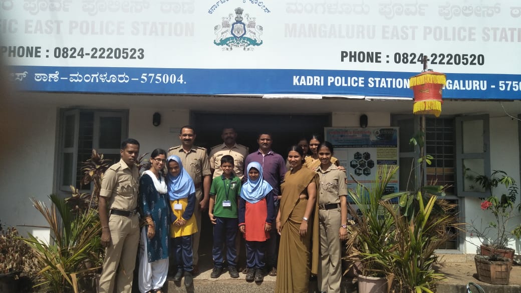 ಹಿರಾ ಶಾಲಾ ವಿದ್ಯಾರ್ಥಿಗಳು ಪೊಲೀಸ್ ಠಾಣೆಗಳಿಗೆ ಭೇಟಿ
