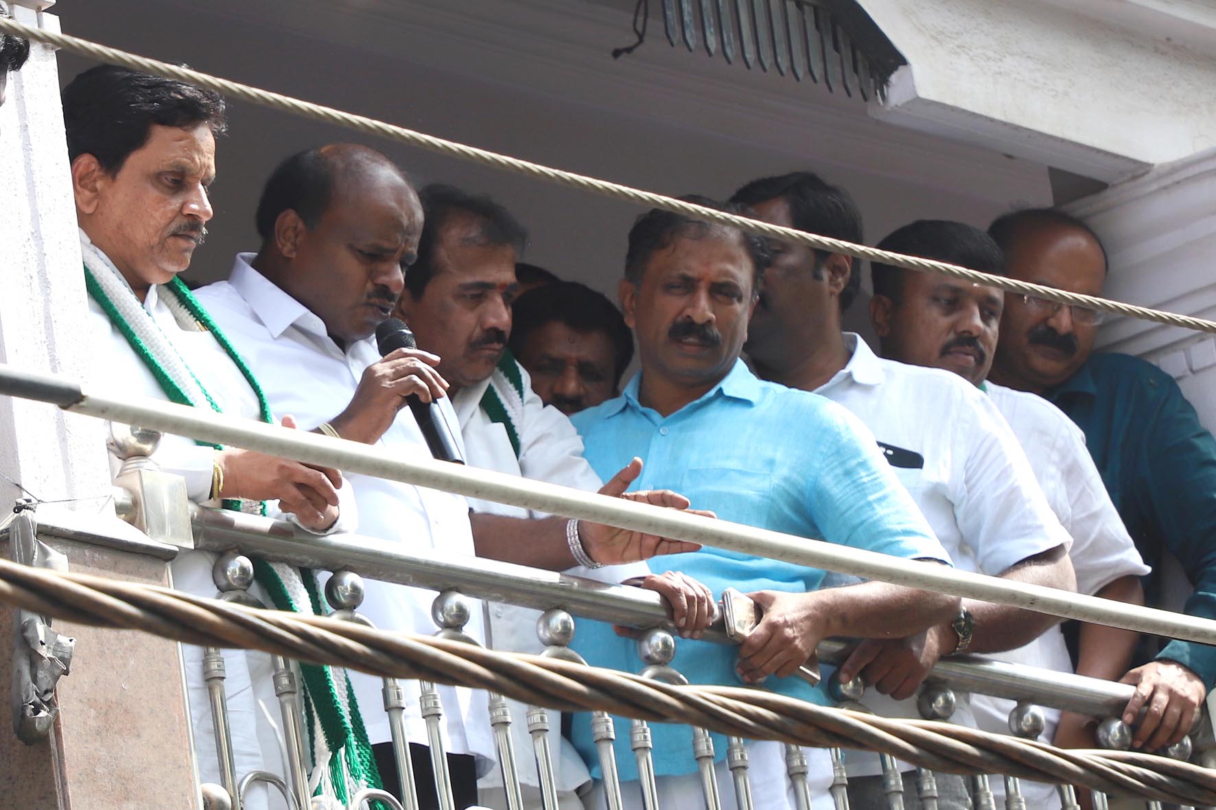 ಬಿಎಸ್‌ವೈಯನ್ನು ತೆಗೆಯಲು ಕೇಂದ್ರದ ಬಿಜೆಪಿ ನಾಯಕರು ಕಾಯುತ್ತಿದ್ದಾರೆ: ಕುಮಾರಸ್ವಾಮಿ