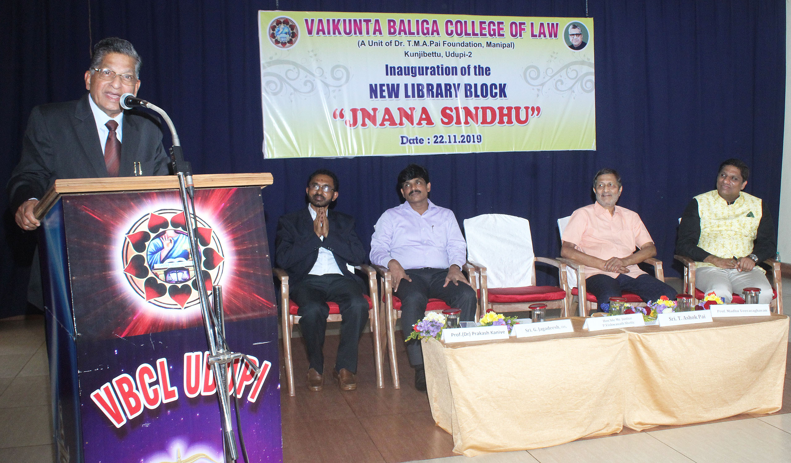 ಕ್ಯಾನ್ಸರ್‌ನಂತೆ ಹರಡಿರುವ ಭ್ರಷ್ಟಾಚಾರದ ವಿರುದ್ಧ ಹೋರಾಟ ಅಗತ್ಯ