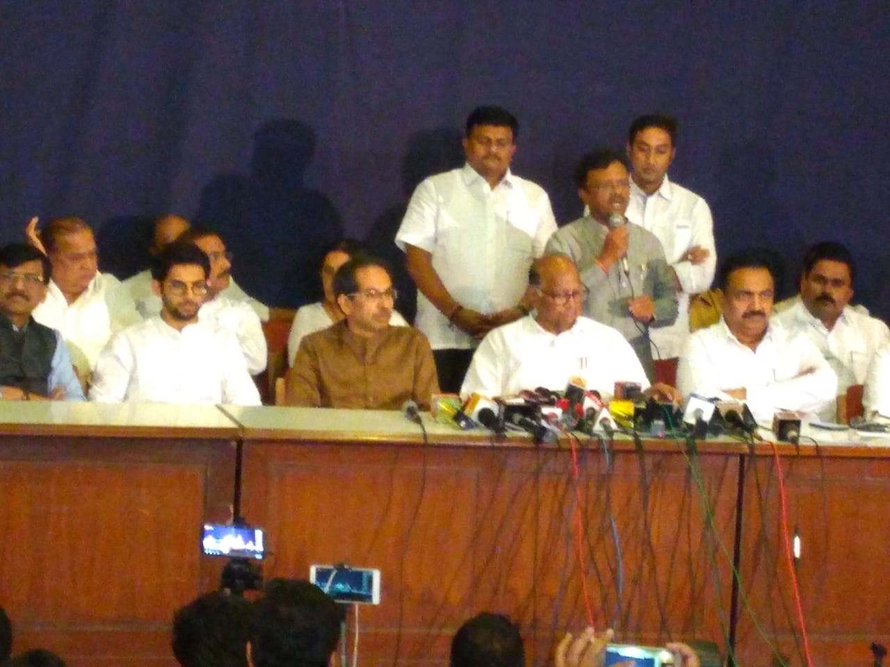 ಅಜಿತ್ ಜೊತೆ ತೆರಳಿದ್ದ 10 ಶಾಸಕರ ಪೈಕಿ ಮೂವರು ವಾಪಸ್!