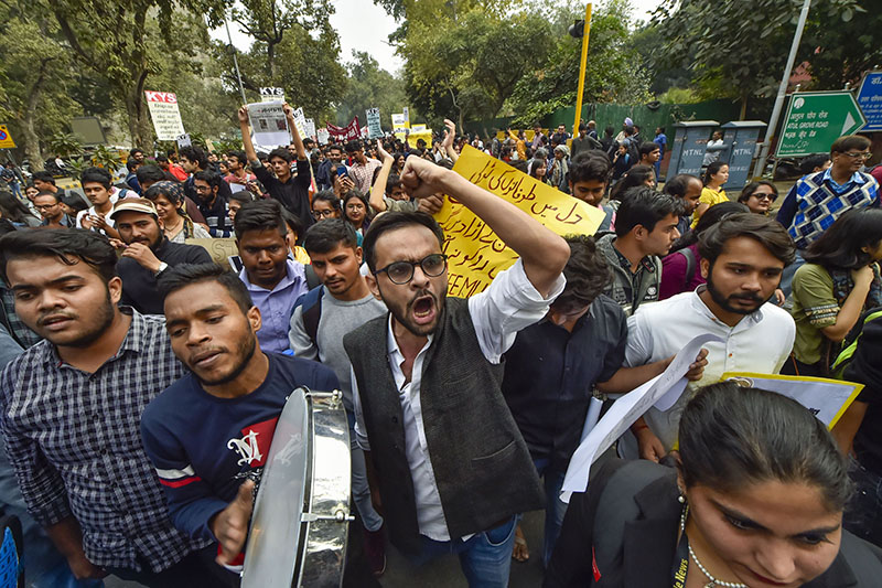 ಜೆಎನ್‌ಯು ವಿದ್ಯಾರ್ಥಿಗಳಿಗೆ ಬೆಂಬಲ ವ್ಯಕ್ತಪಡಿಸಿ ನೂರಾರು ಜನರಿಂದ ಸಂಸತ್ ಗೆ ರ‍್ಯಾಲಿ