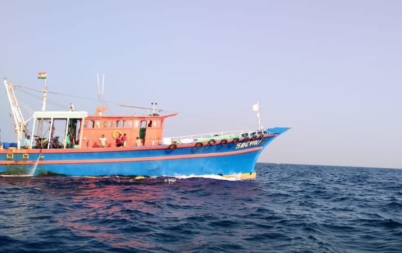 ಮಲ್ಪೆ: ಸಮುದ್ರ ಮಧ್ಯೆ ಎದೆನೋವಿಗೆ ತುತ್ತಾದ ಮೀನುಗಾರನ ರಕ್ಷಣೆ