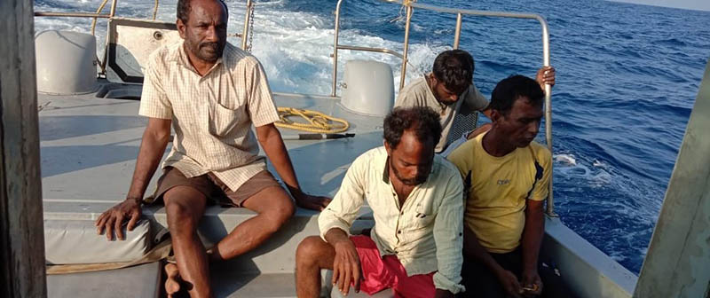 ಮುಳುಗುತ್ತಿದ್ದ ಮಲ್ಪೆ ಬೋಟಿನ ನಾಲ್ವರು ಮೀನುಗಾರರ ರಕ್ಷಣೆ