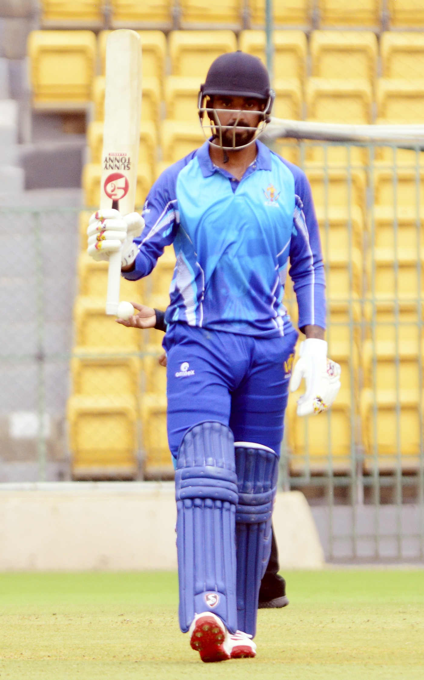 ರಾಹುಲ್ ಅರ್ಧಶತಕ, ಕರ್ನಾಟಕಕ್ಕೆ ಹ್ಯಾಟ್ರಿಕ್ ಗೆಲುವು