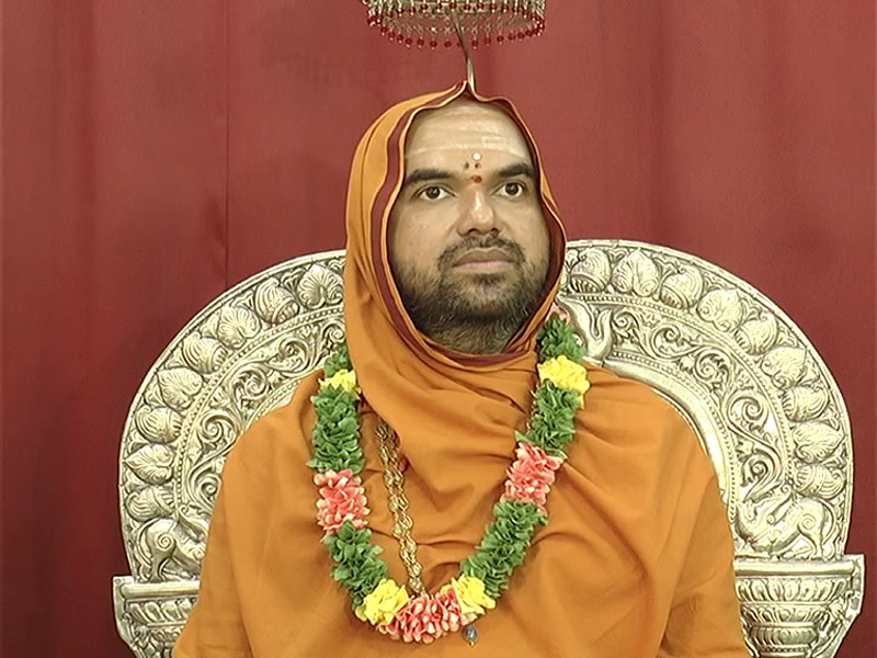 ರಾಘವೇಶ್ವರ ಶ್ರೀಗಳು ತನಿಖೆ ಎದುರಿಸಿ ಏಕೆ ಆರೋಪ ಮುಕ್ತರಾಗಬಾರದು: ಹೈಕೋರ್ಟ್ ಪ್ರಶ್ನೆ