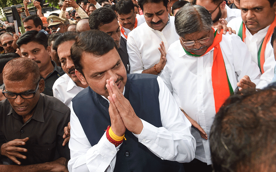 ಅಜಿತ್ ಪವಾರ್ ಬೆನ್ನಿಗೇ ಸಿಎಂ ಫಡ್ನವಿಸ್ ರಾಜೀನಾಮೆ ?