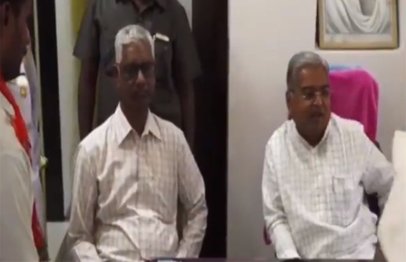 ಕಾರ್ಯಕರ್ತರಿಗೆ ಹಣ ಹಂಚಿದ ಉಪಮುಖ್ಯಮಂತ್ರಿ ಕಾರಜೋಳ: ವಿಡಿಯೋ ವೈರಲ್