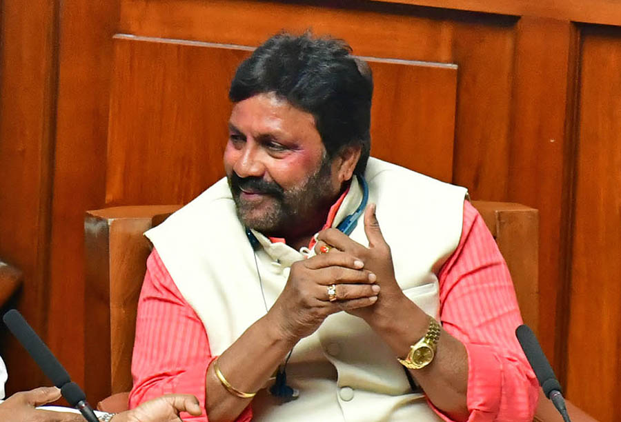 ಸಿದ್ದರಾಮಯ್ಯರ ಬಳಿ ಹಣದ ಹುಂಡಿಯೇ ಇದೆ: ಅನರ್ಹ ಶಾಸಕ ಬಿ.ಸಿ.ಪಾಟೀಲ್