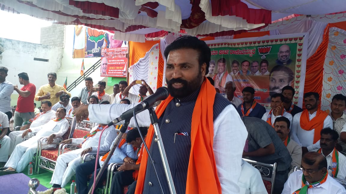 ಸಿದ್ದರಾಮಯ್ಯ ಸಿಂಗಲ್ ಸ್ಟಾರ್: ಸಚಿವ ಶ್ರೀರಾಮುಲು