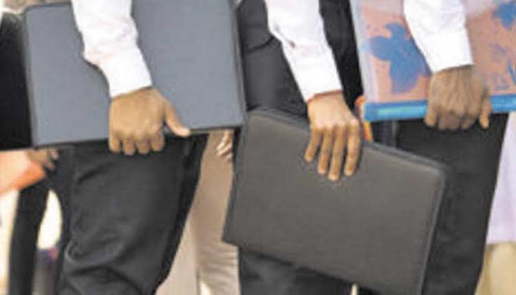 549 ಸ್ವಚ್ಛತಾ ಕಾರ್ಮಿಕರ ಹುದ್ದೆಗಳಿಗೆ 7,000 ಇಂಜಿನಿಯರ್‌ಗಳು, ಪದವೀಧರರಿಂದ ಅರ್ಜಿ !