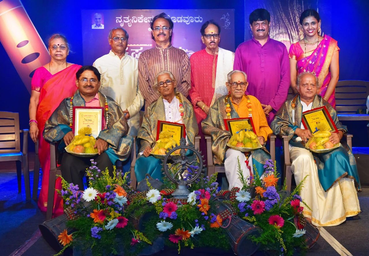 ಕಲಾ ಸಾಧಕರಿಗೆ ಕೃಷ್ಣಪ್ರೇಮ ಪ್ರಶಸ್ತಿ ಪ್ರದಾನ