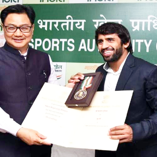 ಖೇಲ್‌ರತ್ನ ಪ್ರಶಸ್ತಿ ಸ್ವೀಕರಿಸಿದ ಕುಸ್ತಿಪಟು ಬಜರಂಗ್ ಪೂನಿಯ