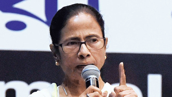 ಕೇಂದ್ರದಿಂದ ದೂರವಾಣಿ ಕದ್ದಾಲಿಕೆ: ಮಮತಾ ಬ್ಯಾನರ್ಜಿ ಗಂಭೀರ ಆರೋಪ