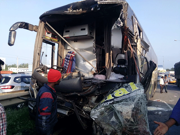 ತುಮಕೂರು: ಬಸ್- ಲಾರಿ ನಡುವೆ ಅಪಘಾತ; ಮೂವರು ಮೃತ್ಯು