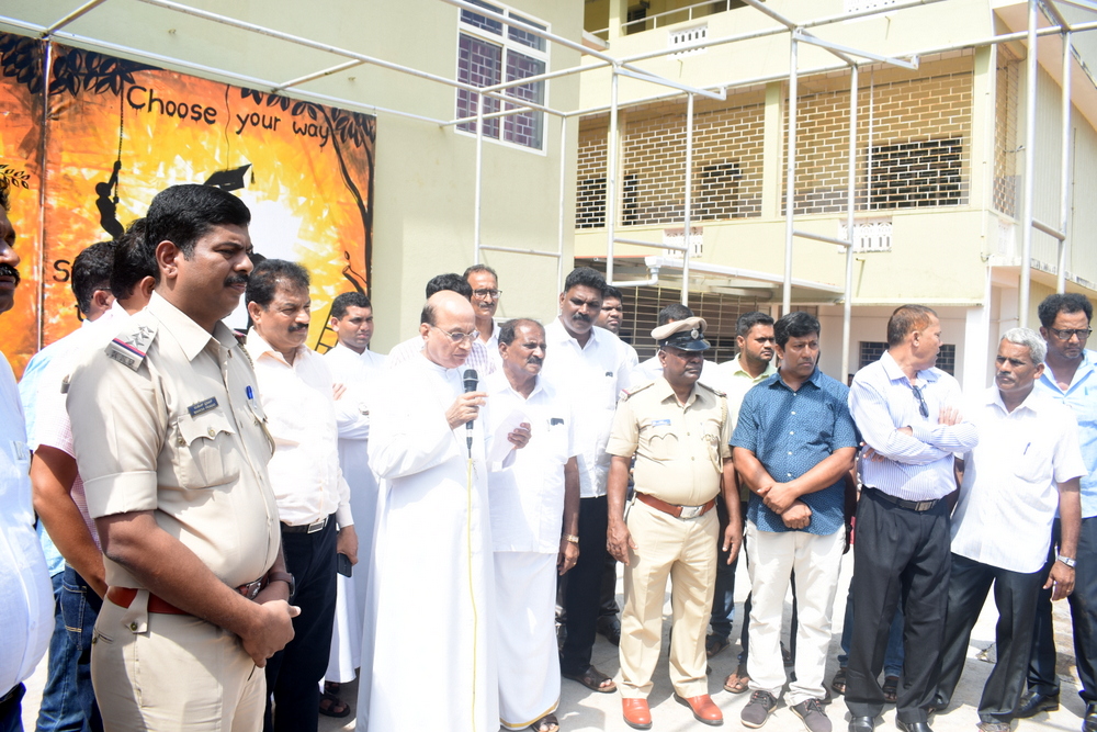 ಫಾ.ಮಹೇಶ್ ಡಿಸೋಜ ಸಾವು ಪ್ರಕರಣ: ಮುಂದುವರಿದ ಪ್ರತಿಭಟನೆ