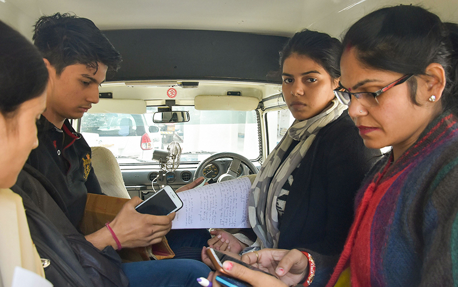 ಸಂಸತ್ ಬಳಿ ಏಕಾಂಗಿ ಪ್ರತಿಭಟನೆ ನಡೆಸಿದ ಯುವತಿಗೆ ಪೊಲೀಸರಿಂದ ಥಳಿತ : ಆರೋಪ