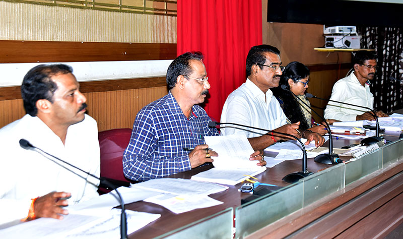 ವಸತಿಗಾಗಿ ಪ್ರತೀ ಗ್ರಾಮದಲ್ಲಿ 10 ಎಕರೆ ಜಮೀನು ಕಾಯ್ದಿರಿಸಲು ಸೂಚನೆ