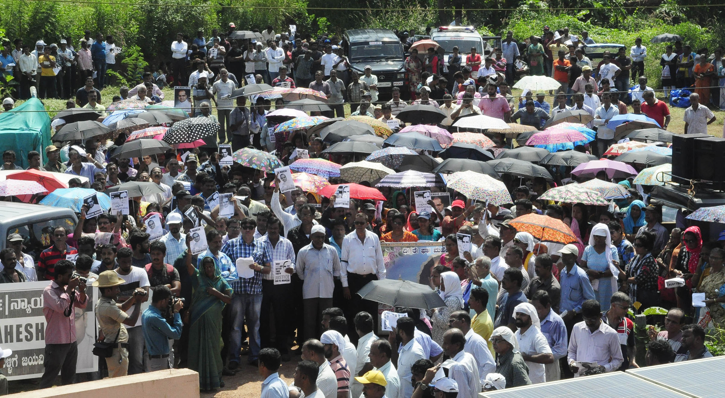 ಫಾ.ಮಹೇಶ್ ಡಿಸೋಜ ಸಾವಿನ ಪ್ರಕರಣ: ಉನ್ನತ ಮಟ್ಟದ ತನಿಖೆಗೆ ಆಗ್ರಹಿಸಿ ಮೌನ ಪ್ರತಿಭಟನಾ ಮೆರವಣಿಗೆ