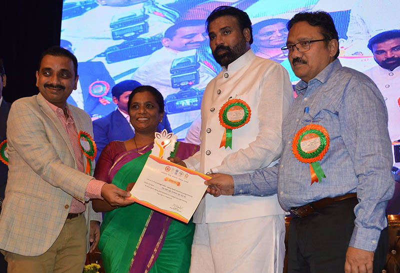 ವೈದ್ಯಕೀಯ ಶಿಕ್ಷಣ ಇಲಾಖೆ-ಆರೋಗ್ಯ ಇಲಾಖೆ ಪ್ರತ್ಯೇಕ ಬೇಡ: ಸಚಿವ ಶ್ರೀರಾಮುಲು