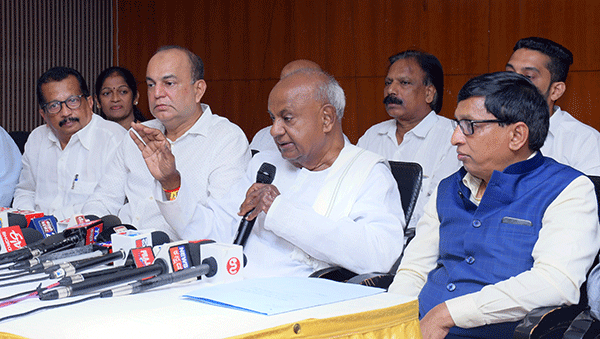 ಮಸೀದಿ ಒಡೆದಿರುವುದು ತಪ್ಪಾದರೆ ಪರಿಹಾರ ನೀಡಲು ಸೂಚಿಸಬಹುದಾಗಿತ್ತು: ದೇವೇಗೌಡ