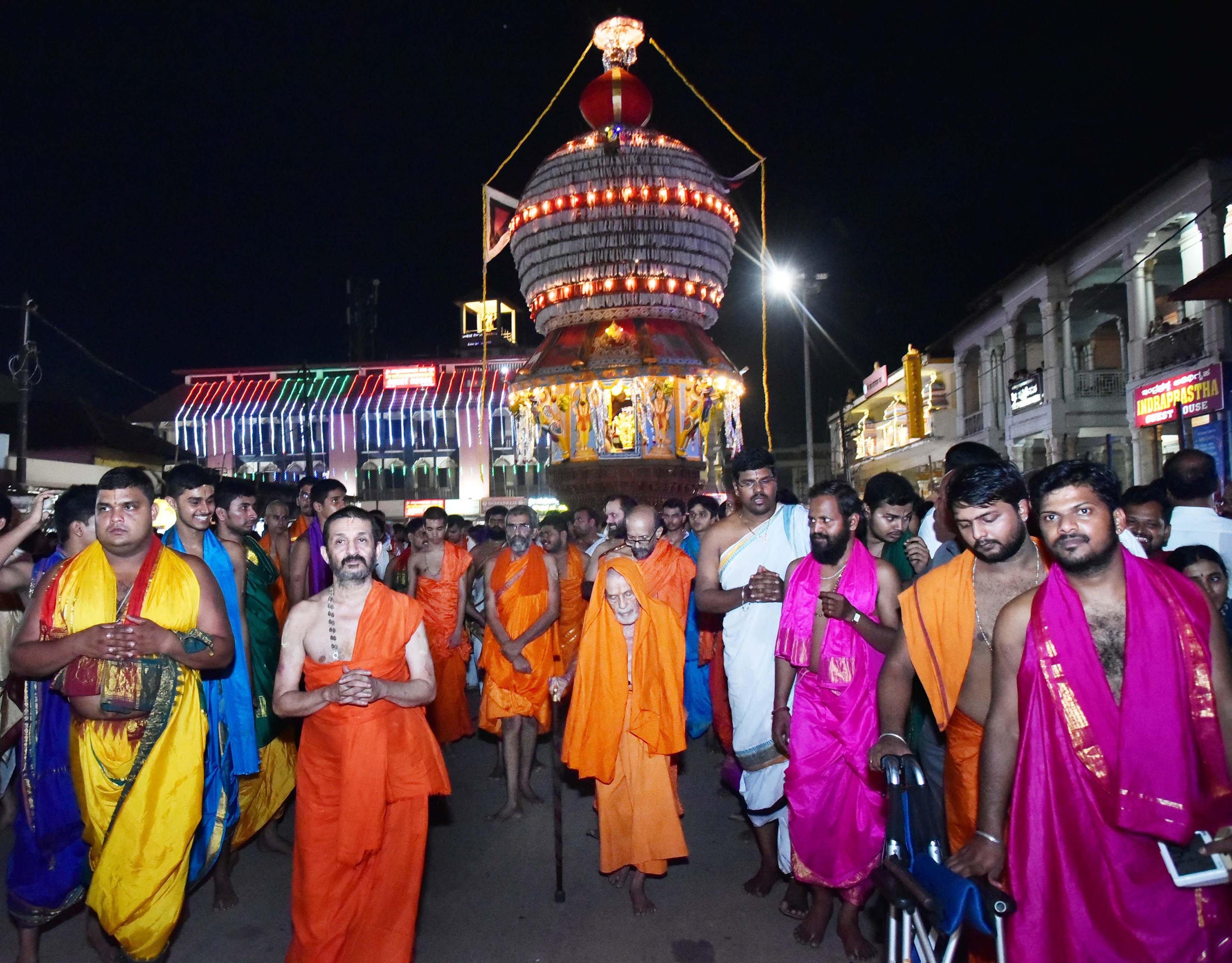 ಉಡುಪಿ: ಸಂಭ್ರಮದ ತೆಪ್ಪೋತ್ಸವ, ಲಕ್ಷದೀಪೋತ್ಸವ ಪ್ರಾರಂಭ