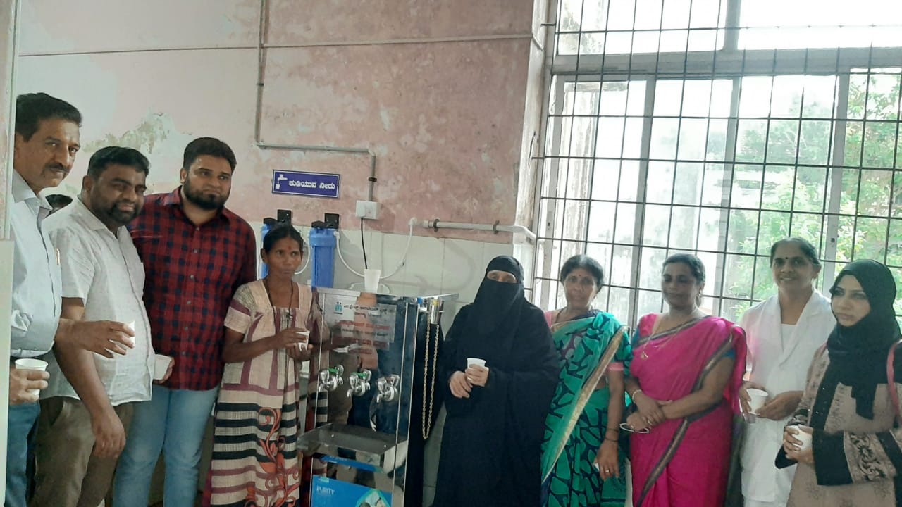 ಎಂ.ಫ್ರೆಂಡ್ಸ್ ವತಿಯಿಂದ ಮೀಲಾದುನ್ನಬಿ: ವೆನ್ಲಾಕ್ ಗೆ ನೀರು ಶುದ್ಧೀಕರಣ ಯಂತ್ರ ಕೊಡುಗೆ