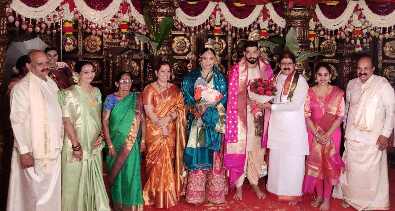 ಡಾ. ವೀರೇಂದ್ರ ಹೆಗ್ಗಡೆ ಆಪ್ತ ಕಾರ್ಯದರ್ಶಿ ಪುತ್ರಿಯ ವಿವಾಹದಲ್ಲಿ ಚಂದ್ರಶೇಖರ ಸ್ವಾಮೀಜಿ