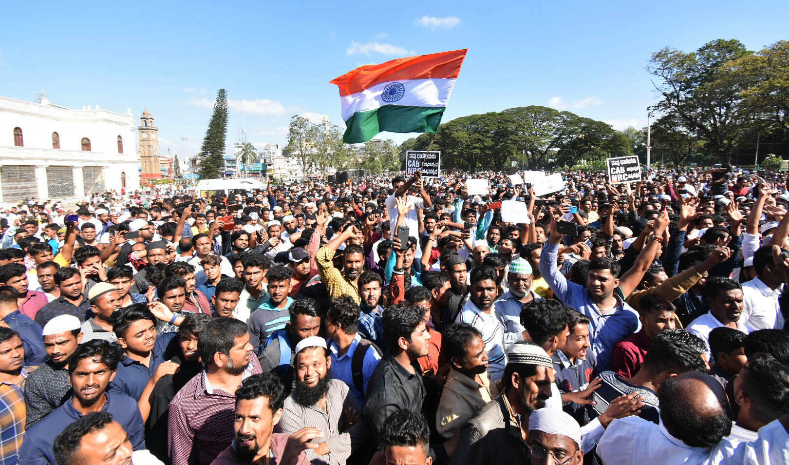 ಪೌರತ್ವ ಕಾಯ್ದೆಗೆ ವಿರೋಧ: ನಿಷೇಧಾಜ್ಞೆ ನಡುವೆಯೂ ಮೈಸೂರಿನಲ್ಲಿ ಬೃಹತ್ ಪ್ರತಿಭಟನೆ