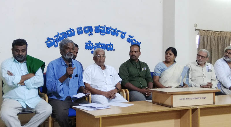 ಜನರಿಗೆ ಮೋದಿಯಷ್ಟು ನಂಬಿಕೆ ದ್ರೋಹ ಮಾಡಿದವರು ಬೇರೆ ಯಾರೂ ಇಲ್ಲ: ಸಾಹಿತಿ ದೇವನೂರು ಮಹಾದೇವ ಜನರಿಗೆ ಮೋದಿಯಷ್ಟು ನಂಬಿಕೆ ದ್ರೋಹ ಮಾಡಿದವರು ಬೇರೆ ಯಾರೂ ಇಲ್ಲ: ಸಾಹಿತಿ ದೇವನೂರು ಮಹಾದೇವ