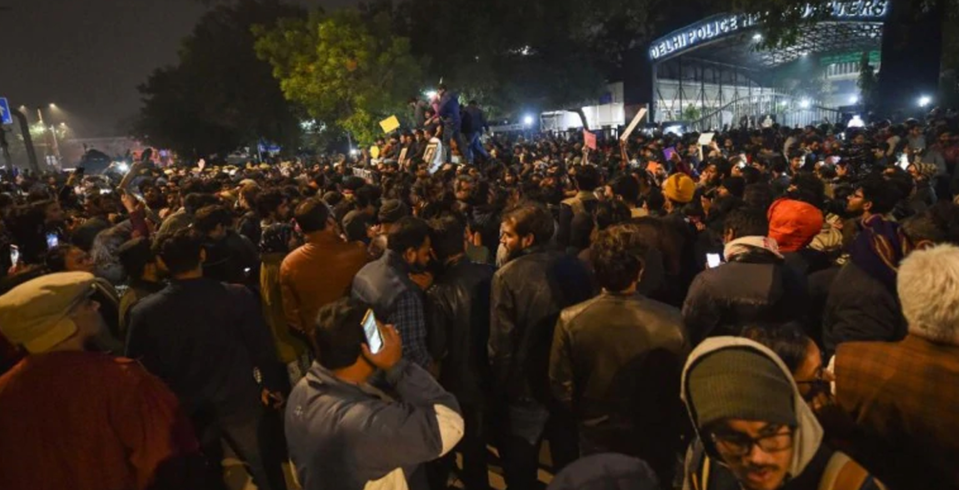 ಜಾಮಿಯಾ, ಎಎಂಯು ವಿದ್ಯಾರ್ಥಿಗಳ ಮೇಲಿನ ದೌರ್ಜನ್ಯ ಖಂಡಿಸಿದ ಜಗತ್ತಿನಾದ್ಯಂತದ 10,000ಕ್ಕೂ ಅಧಿಕ ಗಣ್ಯರು