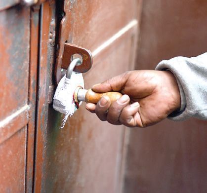 ಹನಿಟ್ರ್ಯಾಪ್ ಹಗರಣದ ಫೋಟೋ ಪ್ರಕಟಿಸಿದ ಪತ್ರಿಕೆ ಕಚೇರಿ ಸೀಲ್ ಮಾಡಿದ ಪೊಲೀಸರು