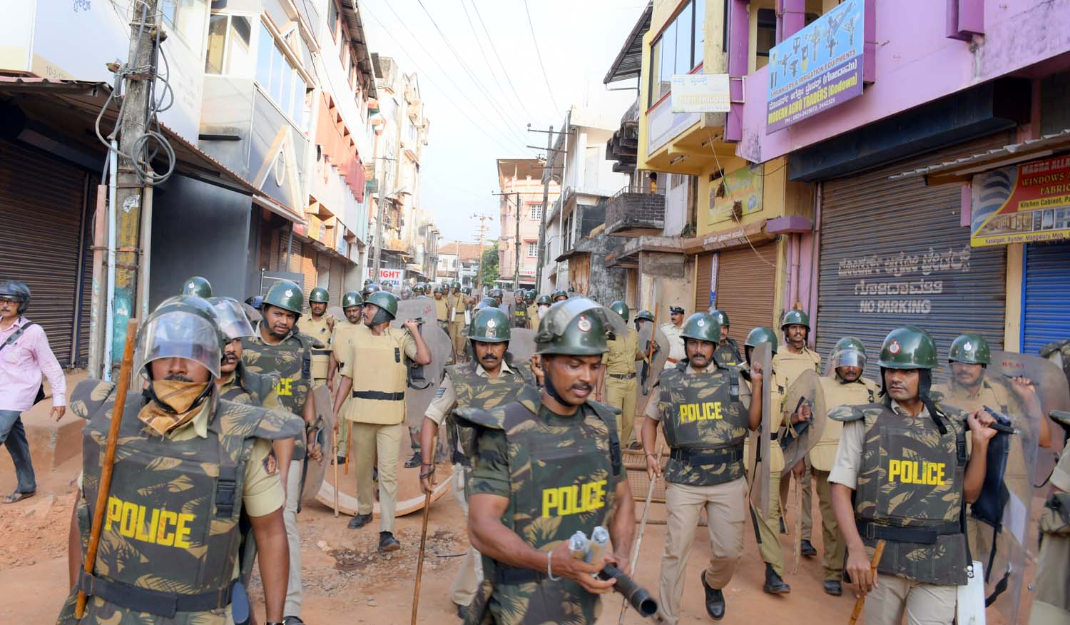 ಮಂಗಳೂರಿನಲ್ಲಿ ಕೇರಳ ಪತ್ರಕರ್ತರು ಪೊಲೀಸ್ ವಶಕ್ಕೆ : ಕೇರಳದಲ್ಲಿ ಪ್ರತಿಭಟನೆ