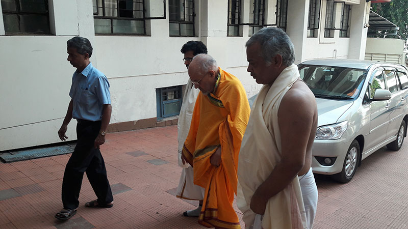 ಪೇಜಾವರ ಸ್ವಾಮೀಜಿ ಆರೋಗ್ಯದಲ್ಲಿ ಸುಧಾರಣೆ: ಪೇಜಾವರ ಮಠದ ಆಪ್ತರಿಂದ ಹೇಳಿಕೆ