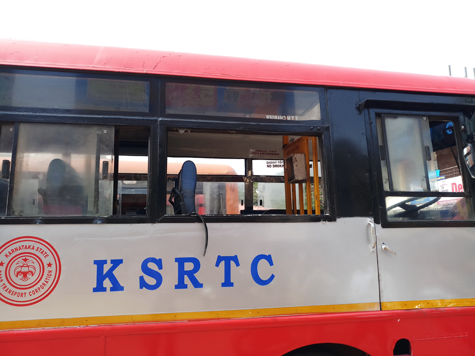 ಉಪ್ಪಿನಂಗಡಿ: ಬಸ್‍ಗಳಿಗೆ ಕಲ್ಲು ತೂರಾಟ