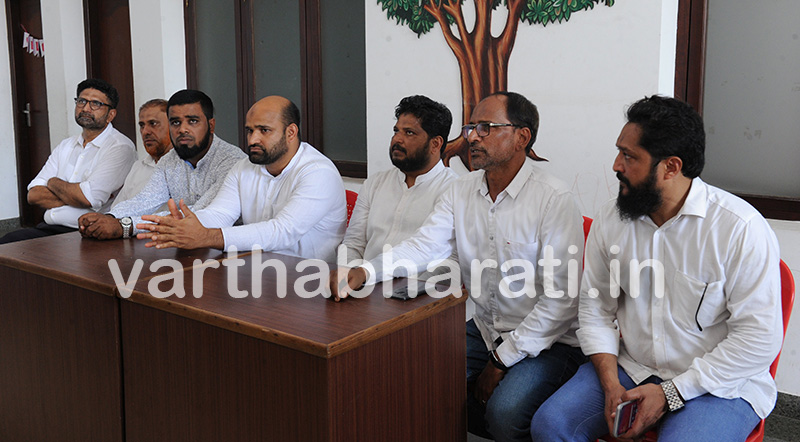 ಮಂಗಳೂರು ಪೊಲೀಸರಿಂದ ಪೂರ್ವಯೋಜಿತ ಕೃತ್ಯ : ಮುಸ್ಲಿಂ ಸಂಘಟನೆಗಳ ಆರೋಪ ಮಂಗಳೂರು ಪೊಲೀಸರಿಂದ ಪೂರ್ವಯೋಜಿತ ಕೃತ್ಯ : ಮುಸ್ಲಿಂ ಸಂಘಟನೆಗಳ ಆರೋಪ