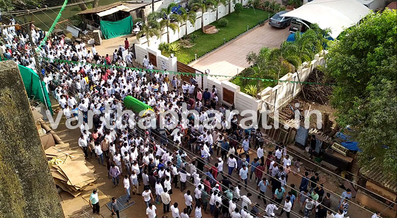 ಮಂಗಳೂರು: ಪೊಲೀಸ್ ಗುಂಡಿಗೆ ಬಲಿಯಾದ ಇಬ್ಬರ ಅಂತ್ಯಸಂಸ್ಕಾರ